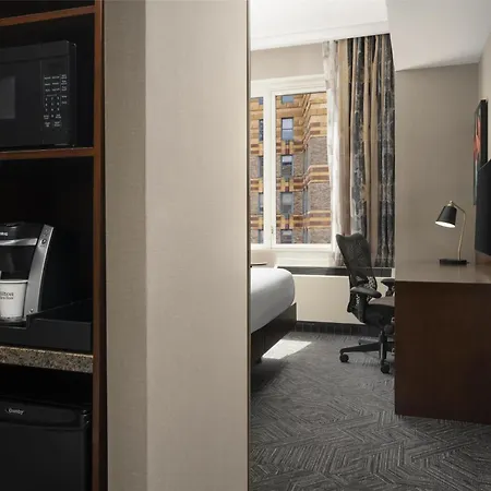 Hilton Garden Inn New York/Midtown Park Avenue Exterior photo